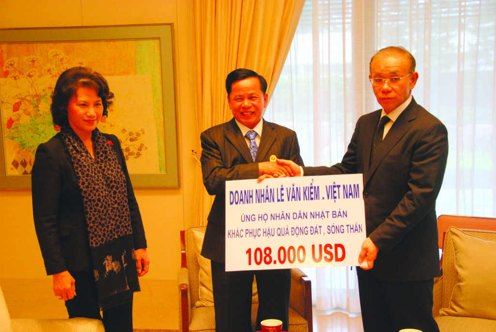ung ho nhat ban